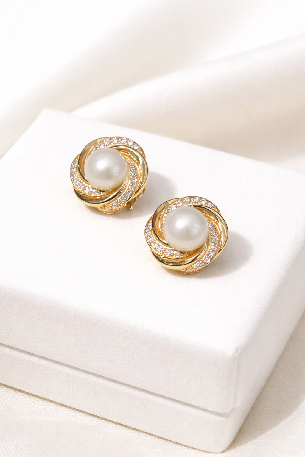 14K Gold Pearl & Pave Swirl Stud Earring